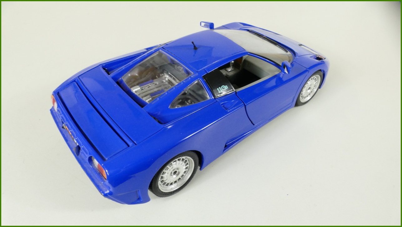 Kovový Model Bburago 1:18 - Bugatti EB 110 (1991) - Viz Popis