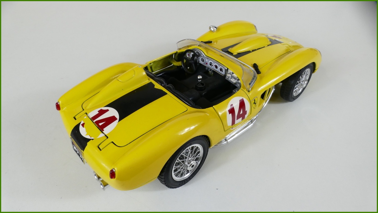 Kovový Model Bburago 1:18 - Ferrari 250 Testa Rossa (1957) - Viz Popis
