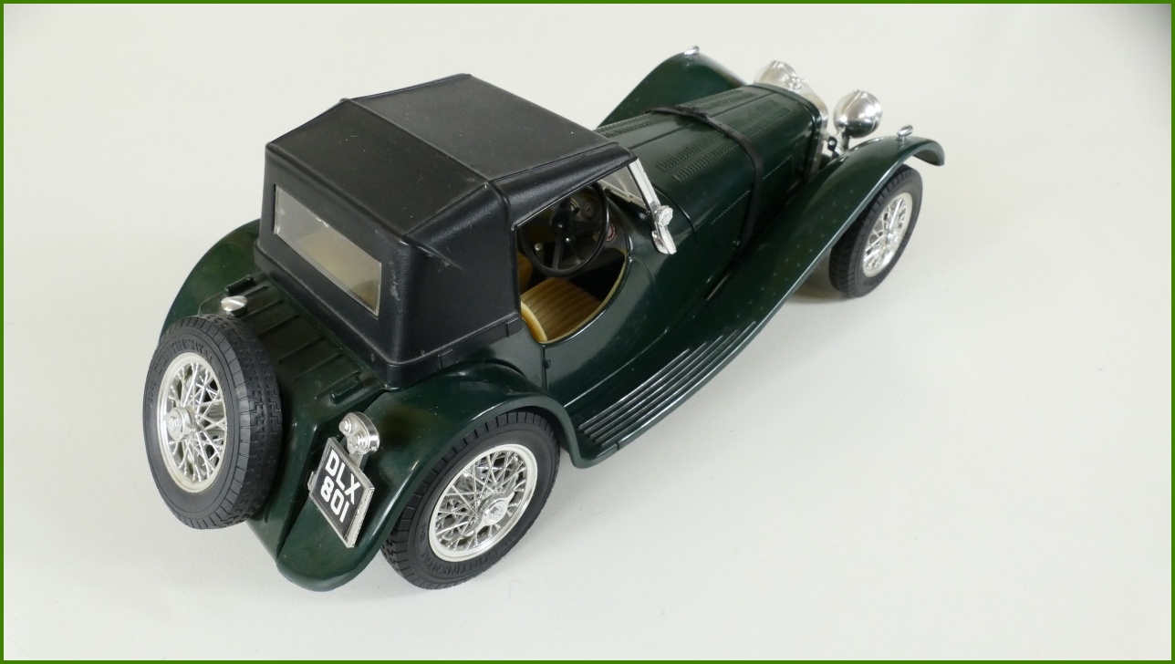 Kovový Model Bburago 1:18 - Jaguar SS 100 (1937)