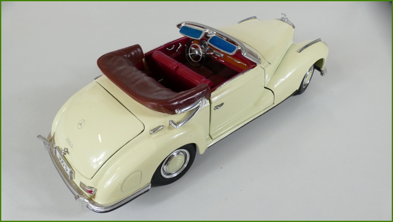 Model Auta Maisto 1:18 - Mercedes-Benz 300S (1955) - Viz Popis