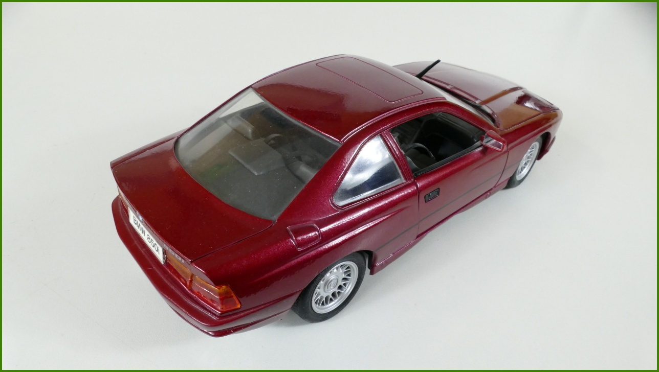 Model Auta Maisto 1:18 - BMW 850i