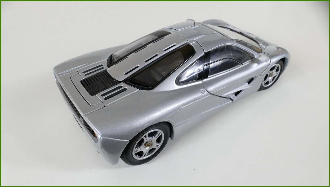 Model Auta Maisto 1:18 - McLaren F1 (1993) - Viz Popis