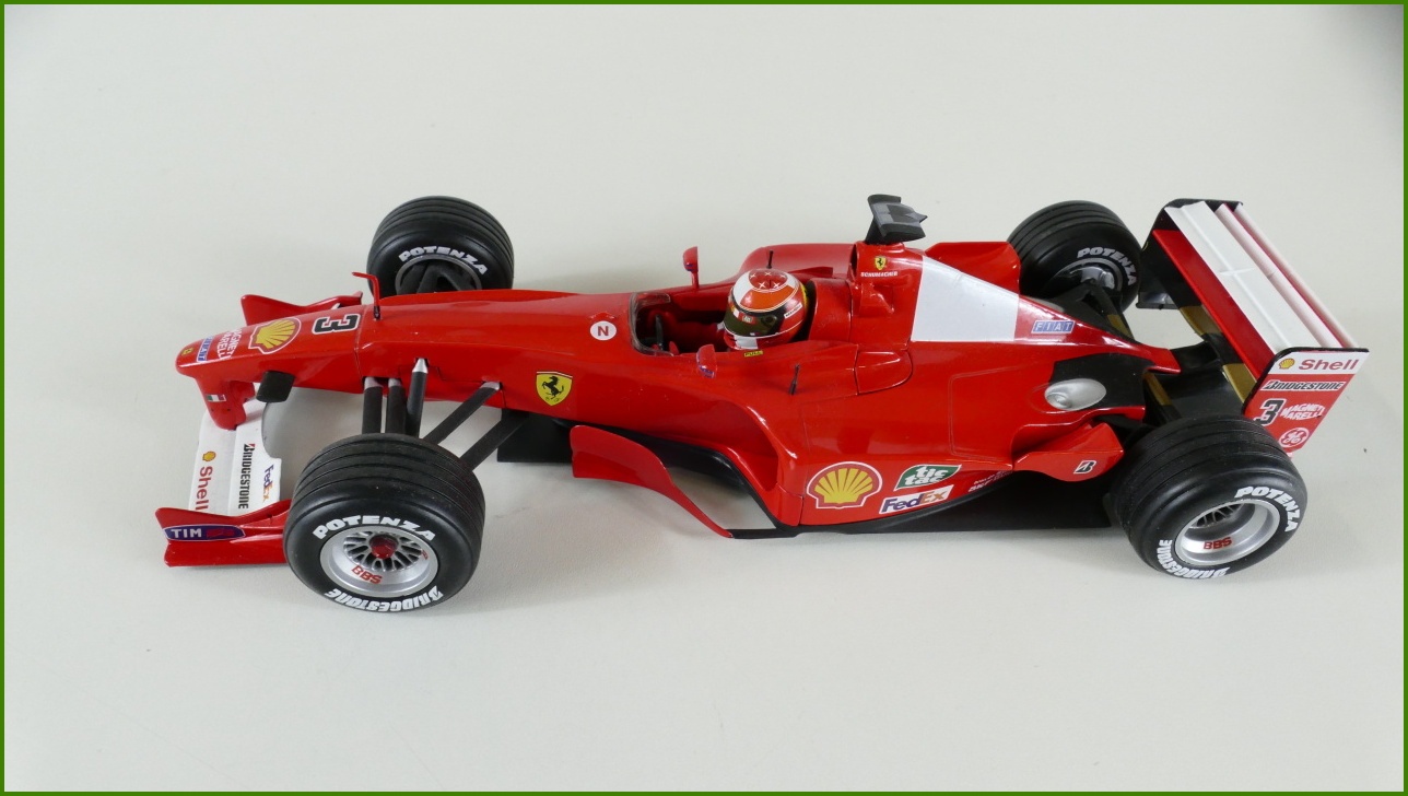 Model Formule Hot Wheels 1:18 - Ferrari F1 2000 - Michael Schumacher s Krabicí