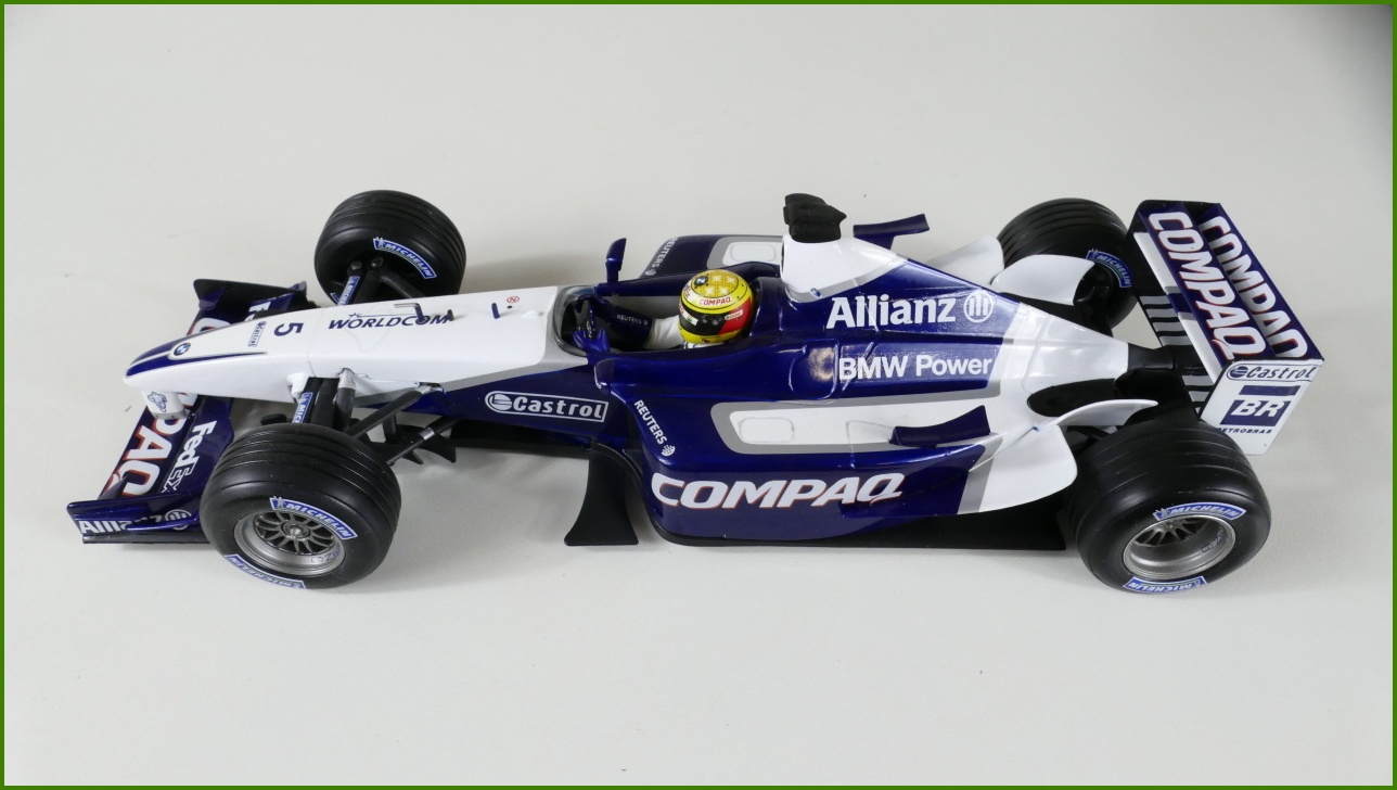 Model Formule Hot Wheels 1:18 - Williams F1 FW24 - Ralf Schumacher s Krabicí