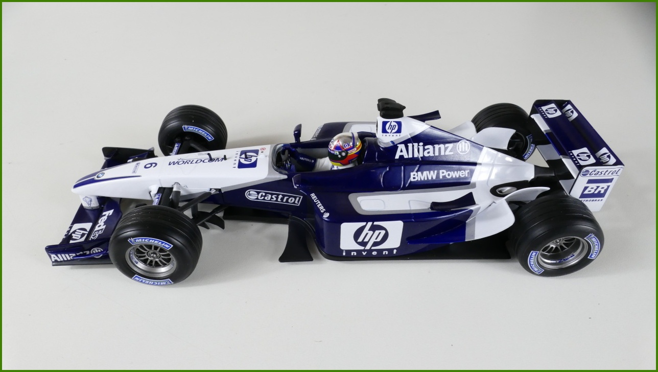 Model Formule Hot Wheels 1:18 - Williams F1 FW24 - Juan Pablo Montoya s Krabicí