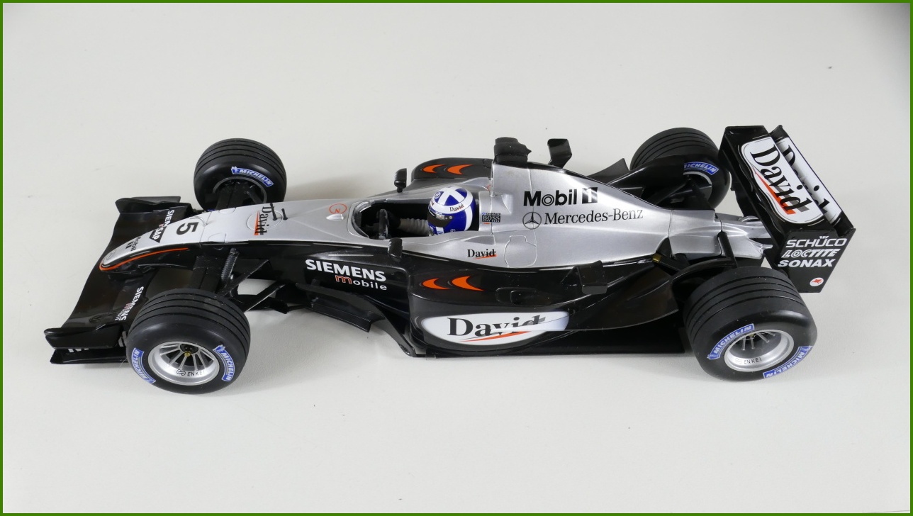 Model Formule Minichamps 1:18 - McLaren Mercedes MP4-18 Testcar 2003 - David Coulthard s Krabicí