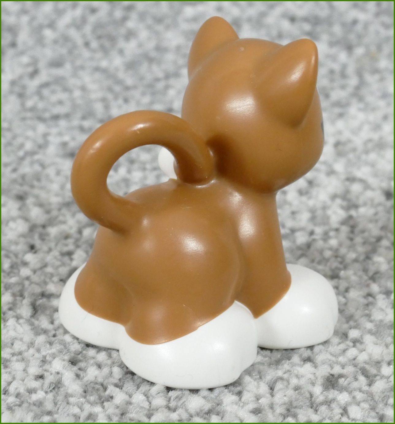 Lego® Duplo® Kočička Světle Hnědá s Růžovými Oušky a Bílými Tlapkami