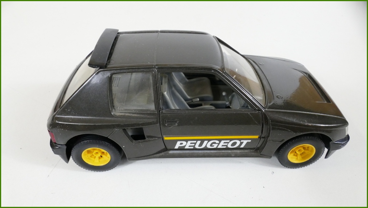 Model Auta Bburago 1:25 - Peugeot 205 Turbo