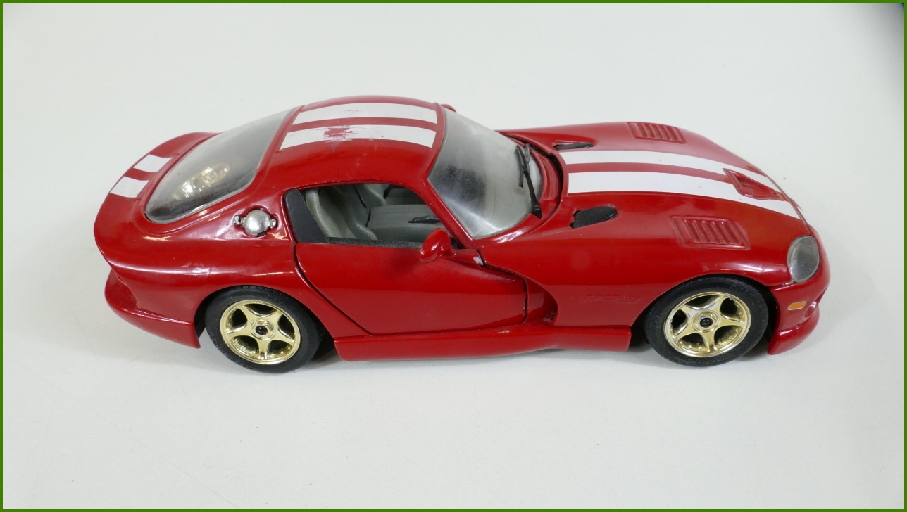 Model Auta Bburago 1:24 - Dodge Viper GTS Coupe - Viz Popis
