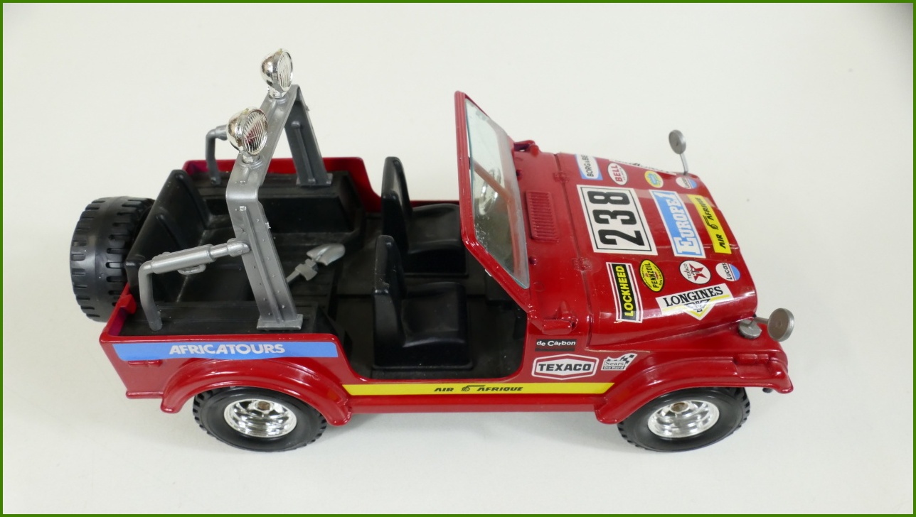 Model Auta Bburago 1:24 - Jeep CJ-7