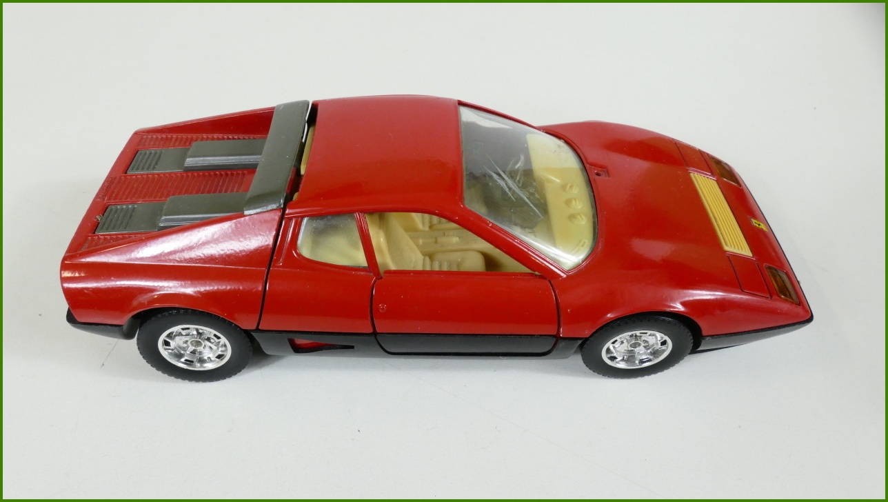 Model Auta Bburago 1:24 - Ferrari BB 512 - Viz Popis