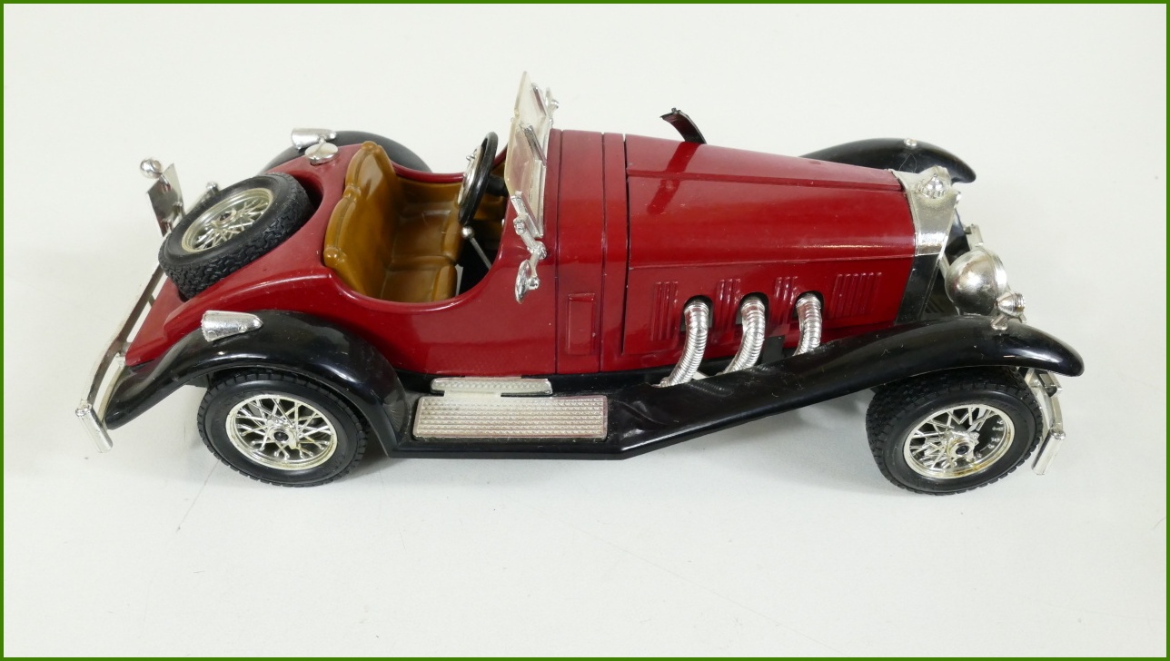 Model Auta Bburago 1:24 - Mercedes SSK - Viz Popis