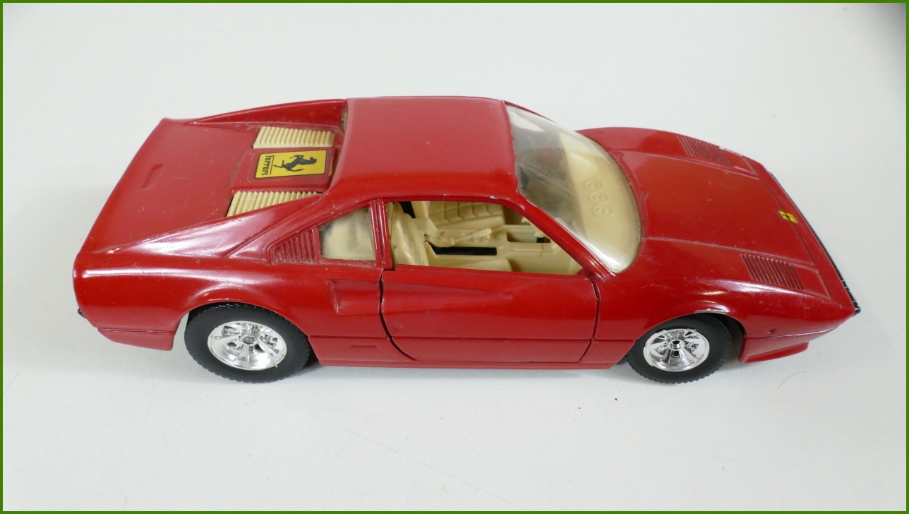 Model Auta Bburago 1:24 - Ferrari 308 GTB