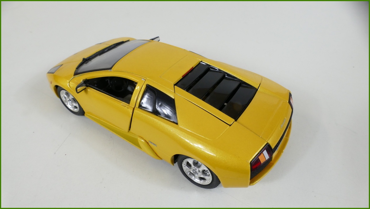 Model Auta Bburago 1:24 - Lamborghini Murciélago s Podstavcem