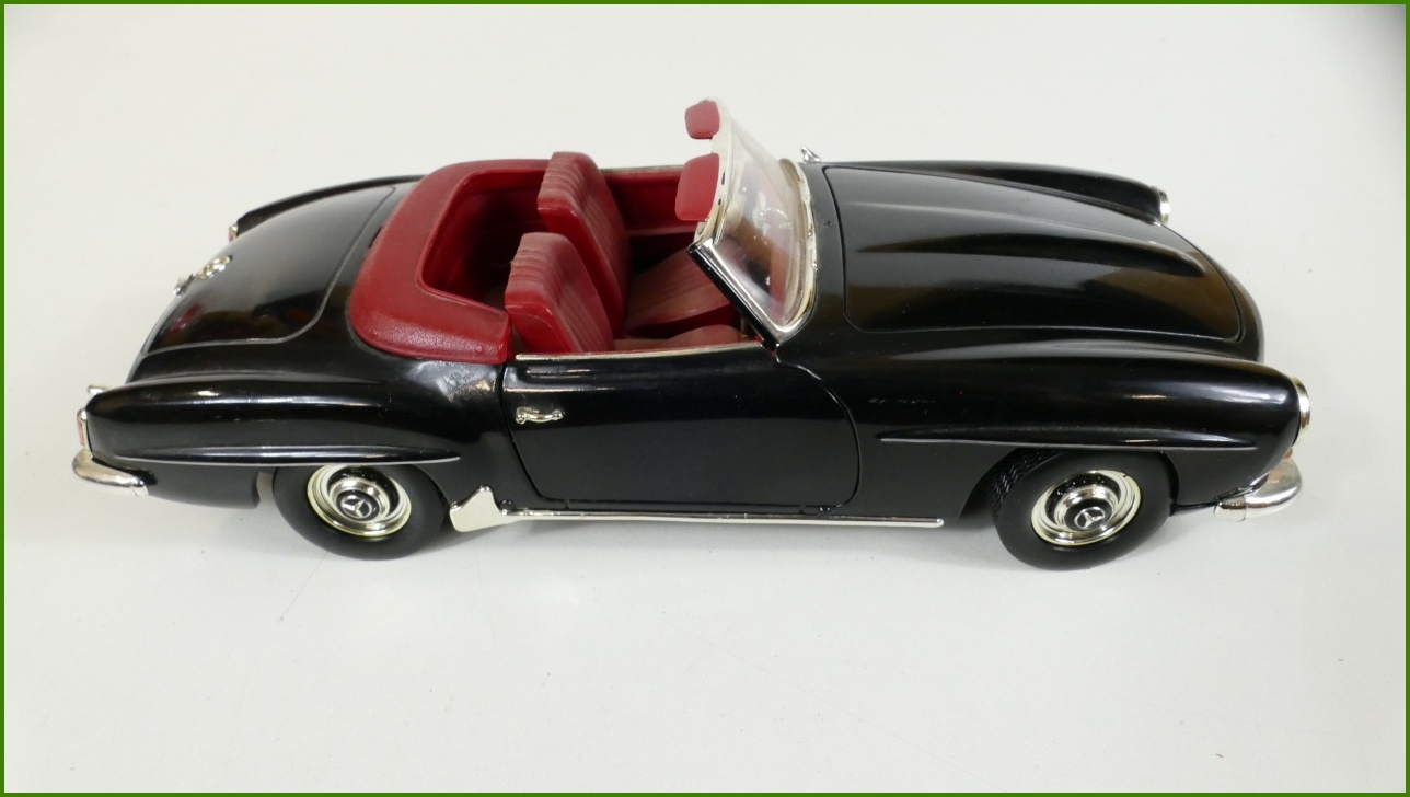 Model Auta ERTL 1:18 Mercedes-Benz 190SL - Viz Popis