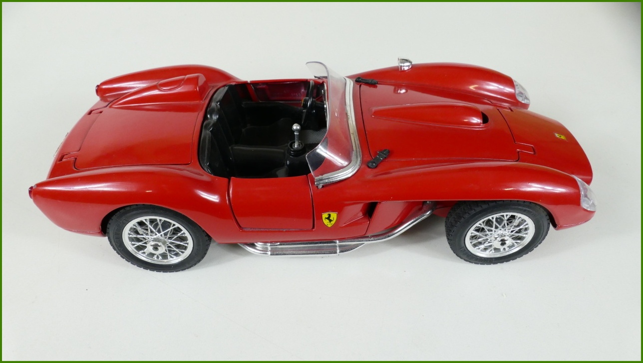 Kovový Model Bburago 1:18 - Ferrari 250 Testa Rossa (1957) - Viz Popis