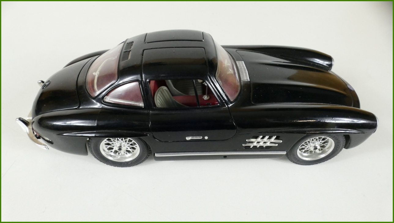 Kovový Model Bburago 1:18 - Mercedes 300 SL (1954) - Viz Popis