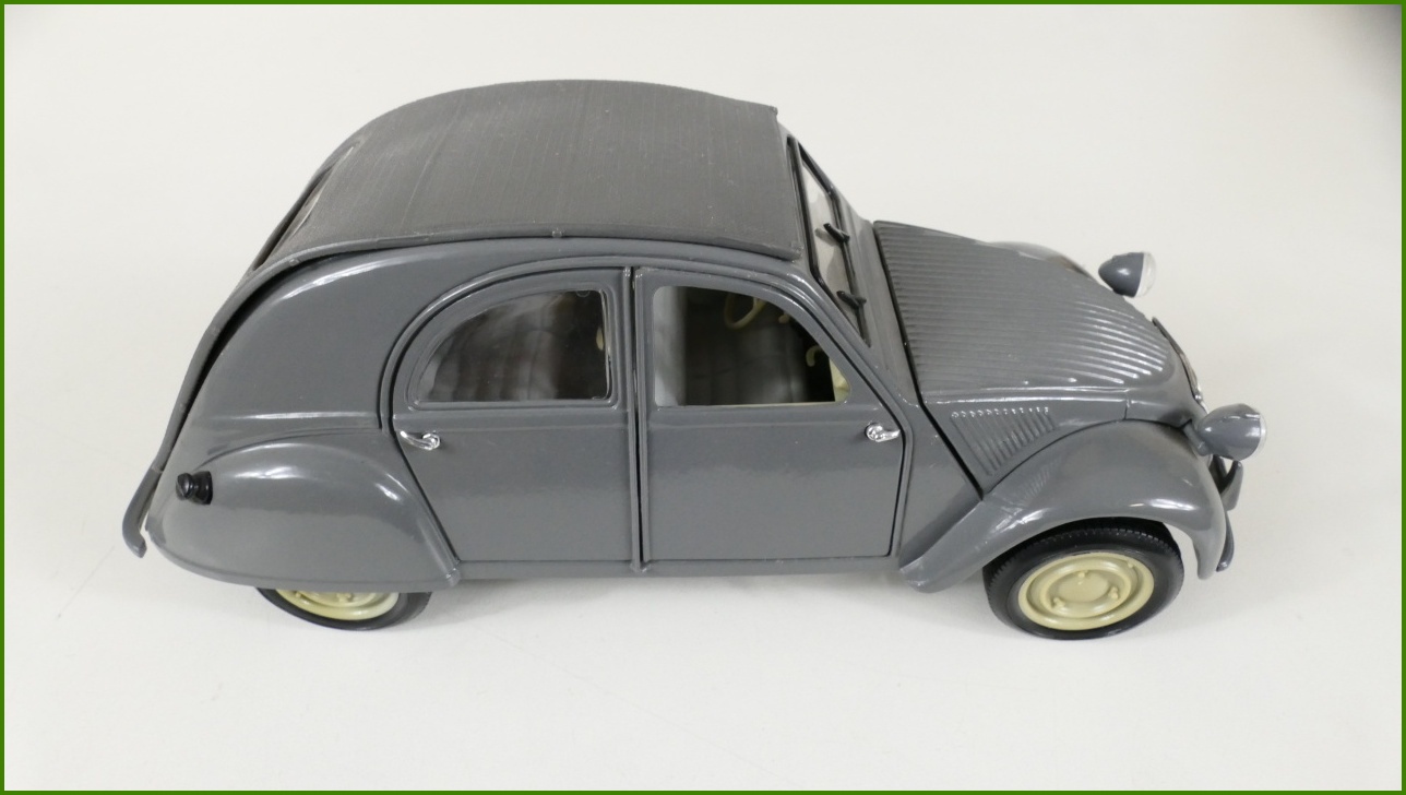 Model Auta Maisto 1:18 - Citroën 2CV (1952)