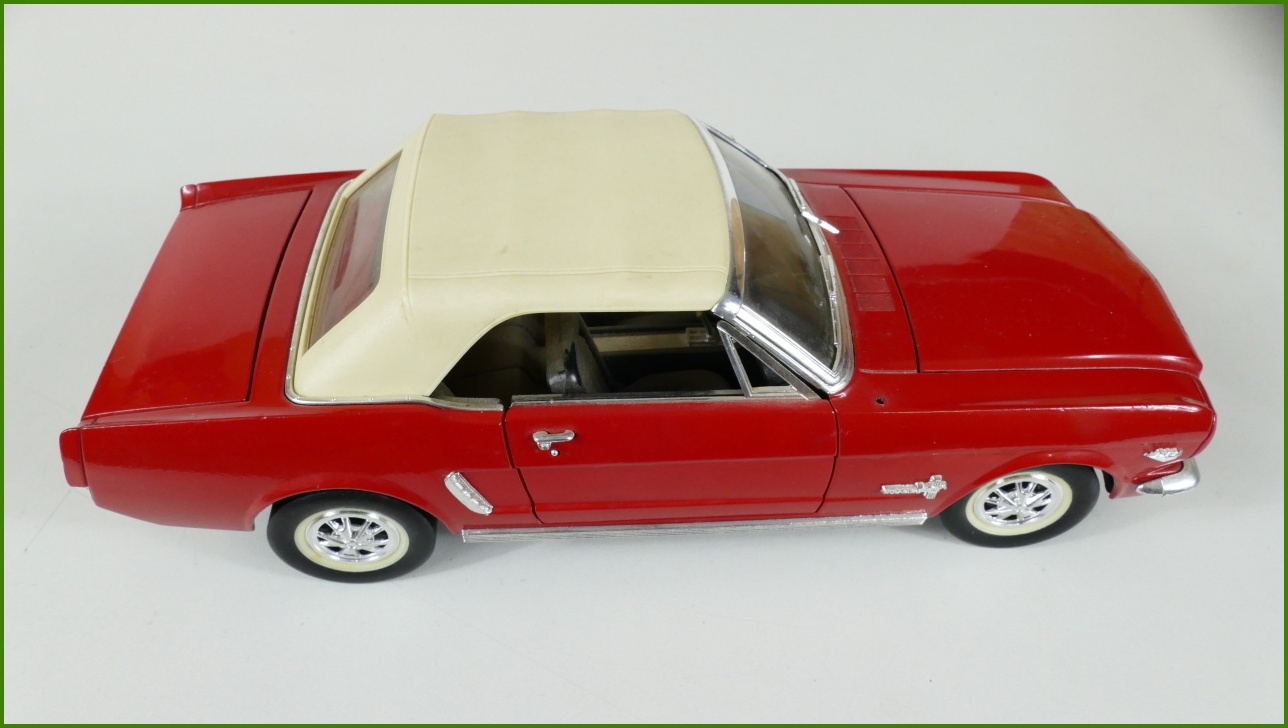 Model Auta MIRA 1:18 - Ford Mustang 1965 - Viz Popis