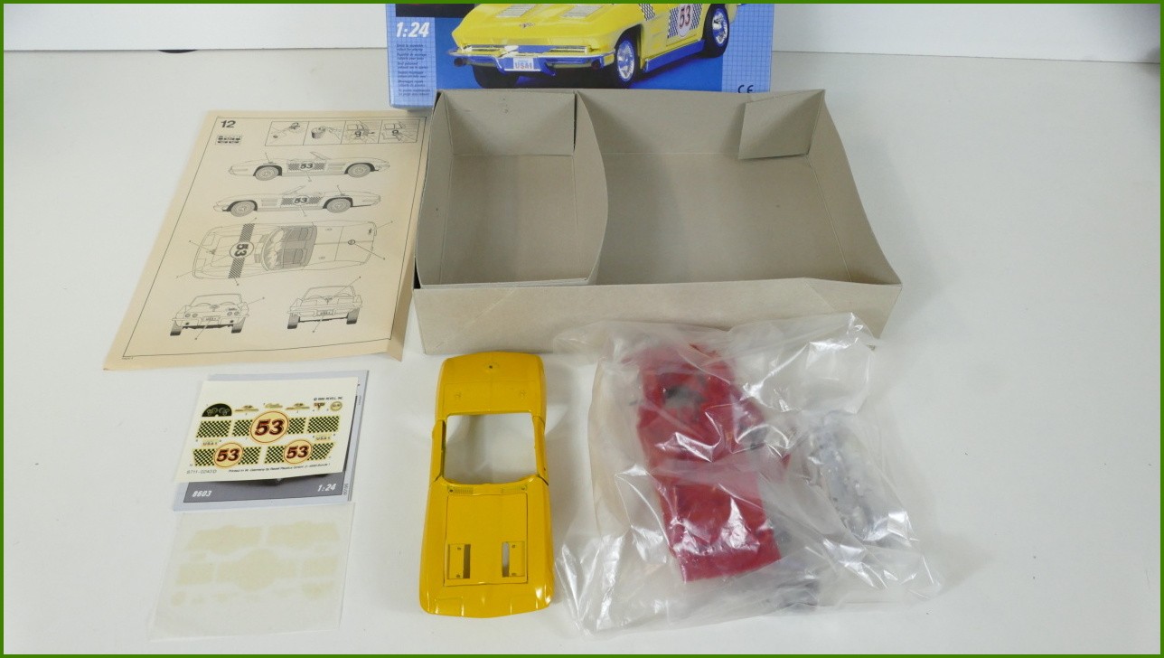 Model Auta Revell Metal Kit Stavebnice 1:24 - ´63 Corvette Racing