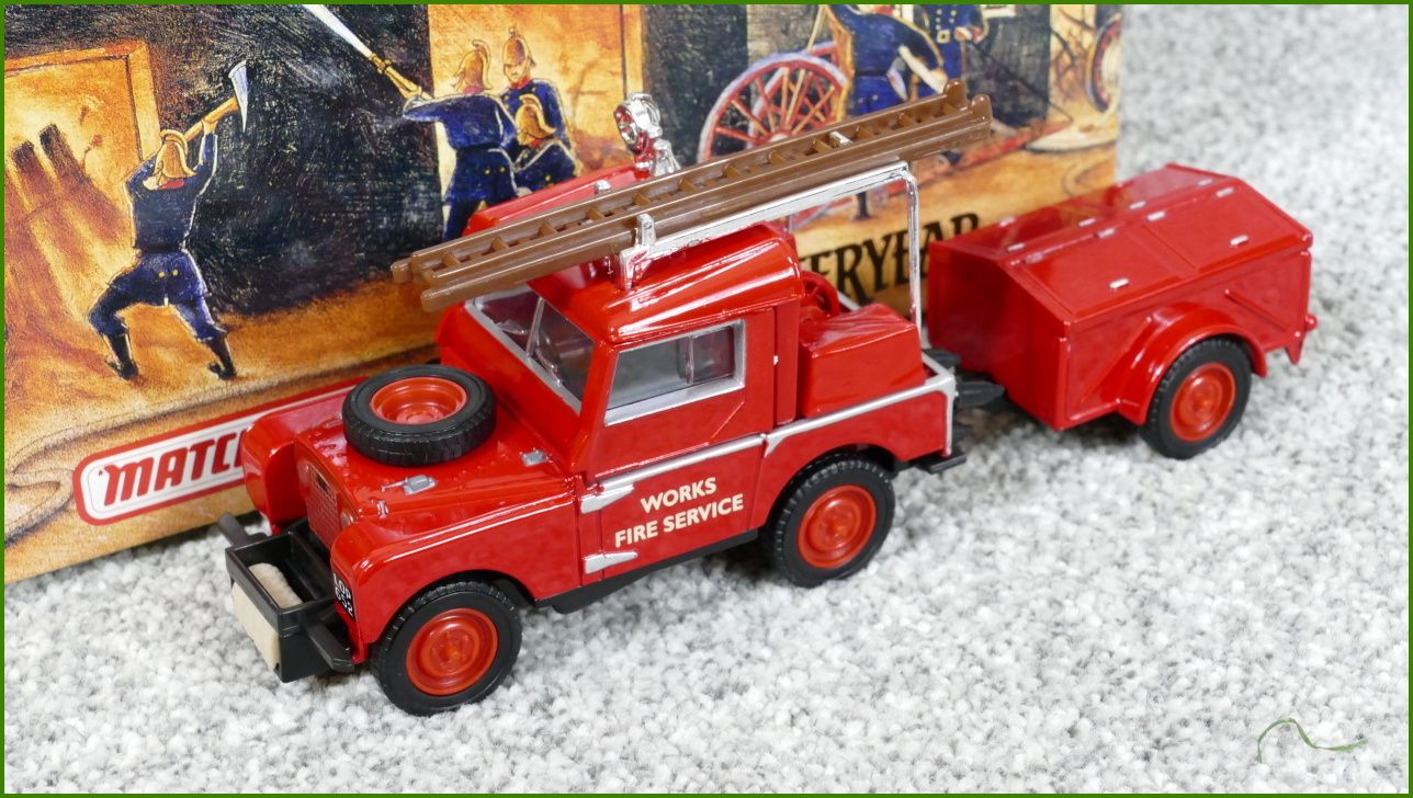 Matchbox Autíčko s Krabičkou YFE02 - 1948 Land Rover Auxiliary