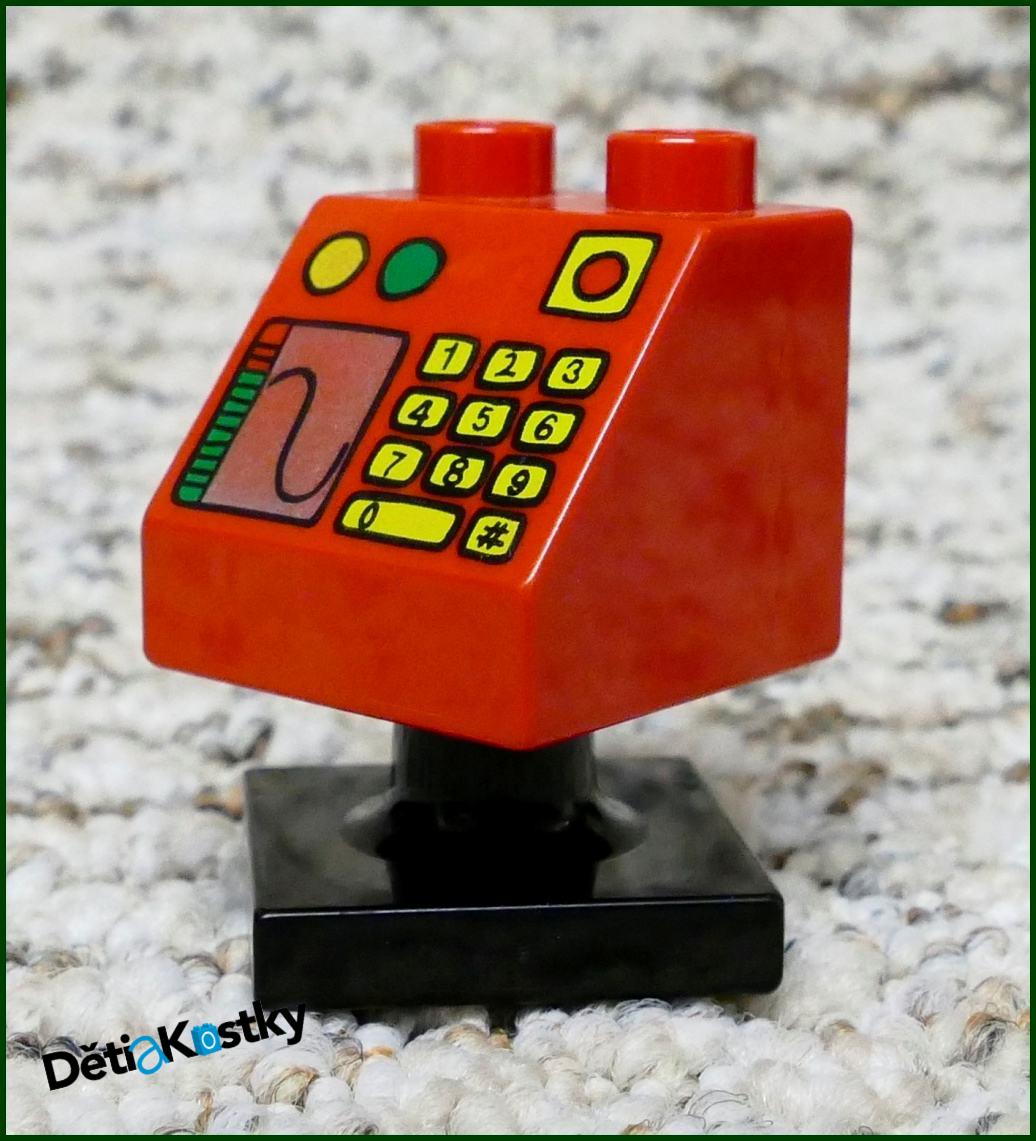 Lego® Duplo® Kostka 2x2 Červená Zkosená - Panel s Křivkou