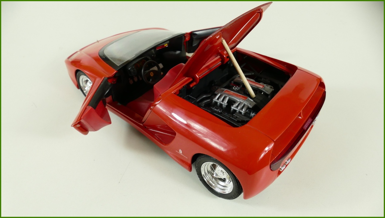 Model Guiloy 1:18 - Ferrari Mythos
