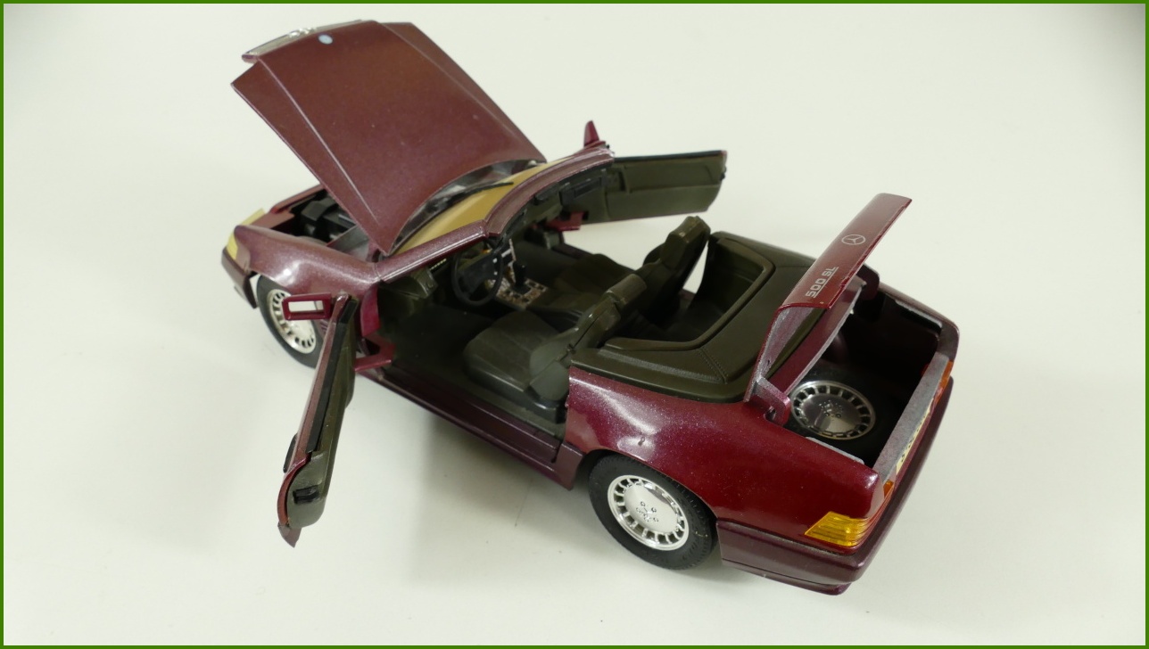 Model Made in Thailand 1:18 - Mercedes-Benz 500 SL (1989) - Viz Popis