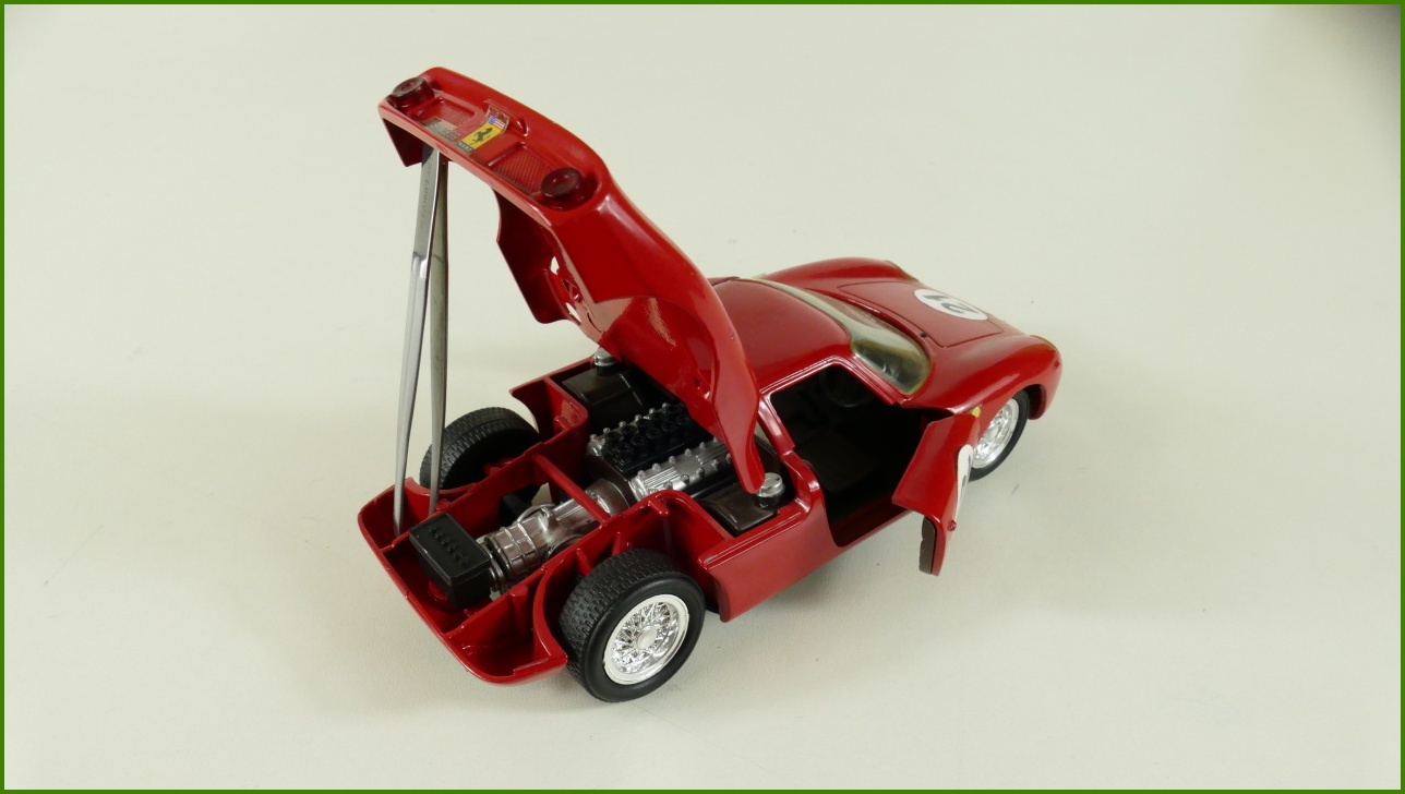 Model Auta Revell 1:24 - Ferrari 250 LM - Viz Popis