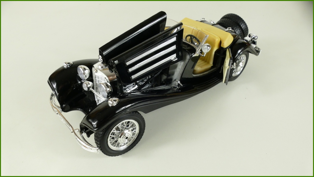 Kovový Model Bburago 1:18 - Mercedes Benz 500K Roadster (1936) s Krabicí