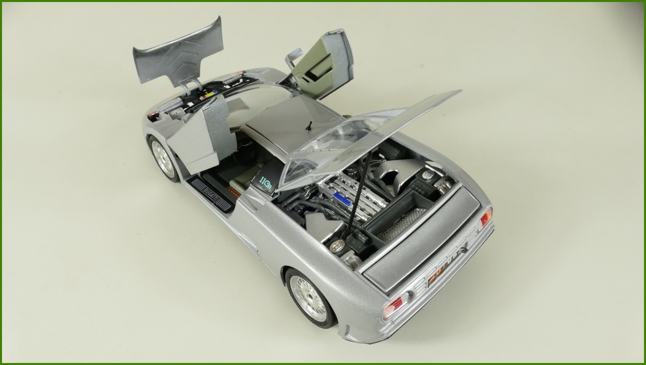 Kovový Model Bburago 1:18 - Bugatti EB 110 (1991) s Krabicí
