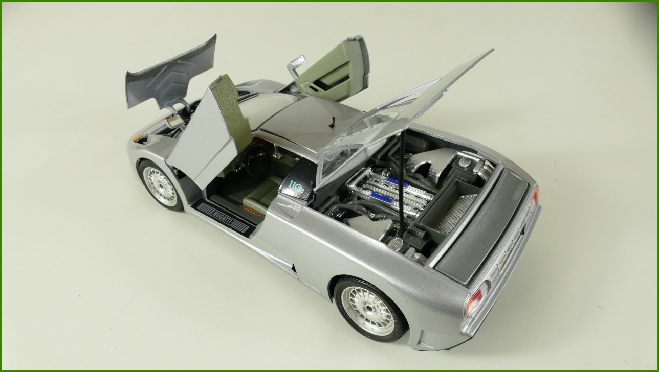 Kovový Model Bburago 1:18 - Bugatti EB 110 (1991) s Krabicí