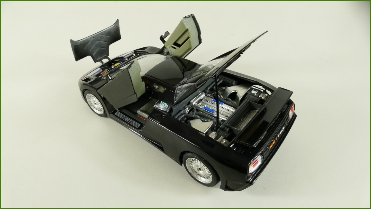 Kovový Model Bburago 1:18 - Bugatti EB 110 (1991) s Krabicí