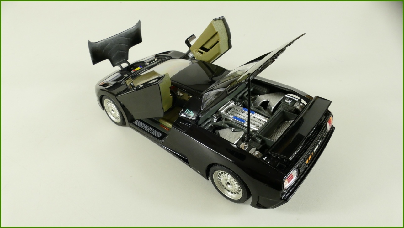 Kovový Model Bburago 1:18 - Bugatti EB 110 (1991) s Krabicí