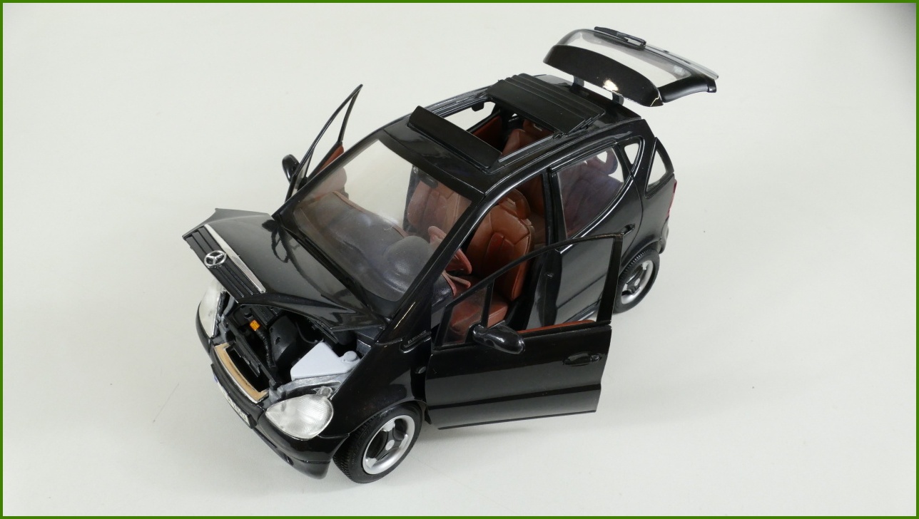 Model Maisto 1:18 - Mercedes-Benz A-Class