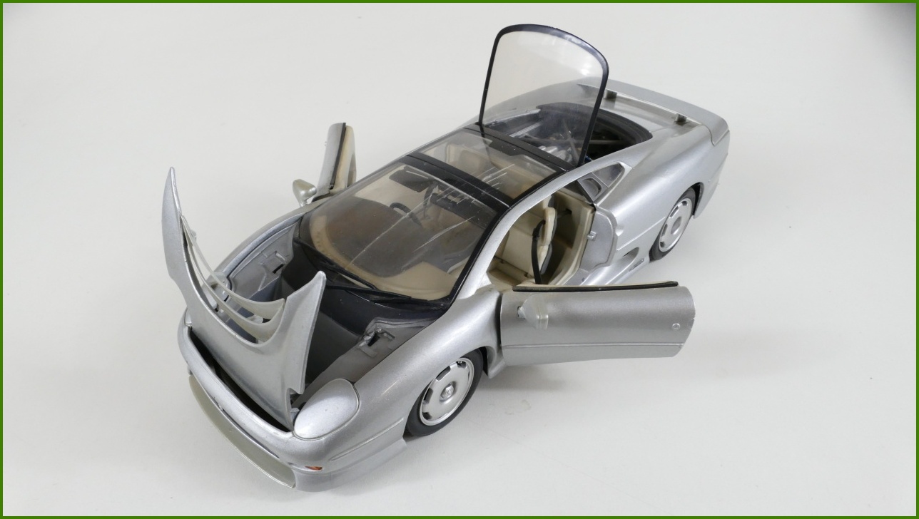 Model Maisto 1:18 - Jaguar XJ220 - Viz Popis