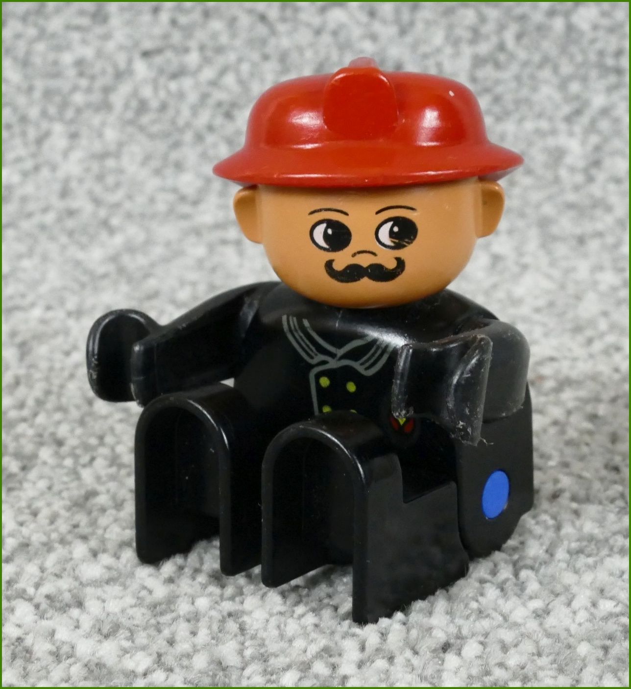 Lego® Duplo® Figurka Hasič s Červenou Přilbou