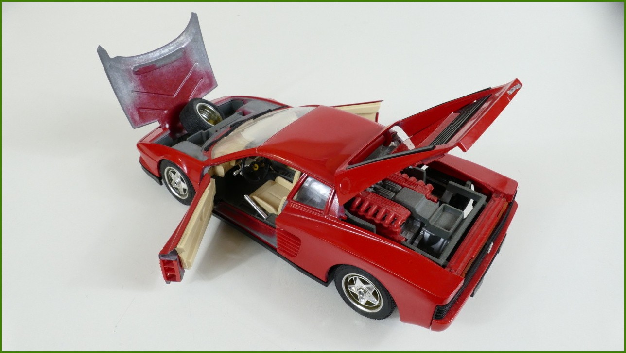 Kovový Model Bburago 1:18 - Ferrari Testarossa (1984)