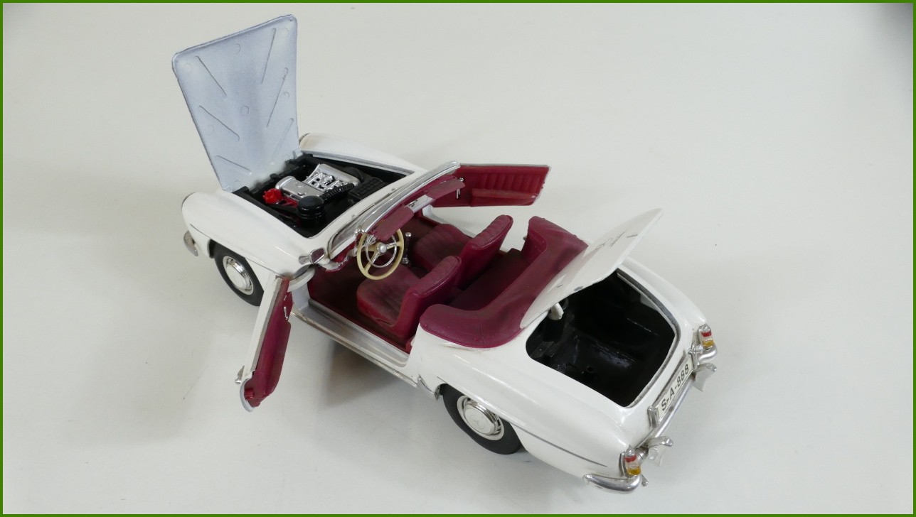 Model Maisto 1:18 - Mercedes Benz 190 SL (1955) - Viz Popis