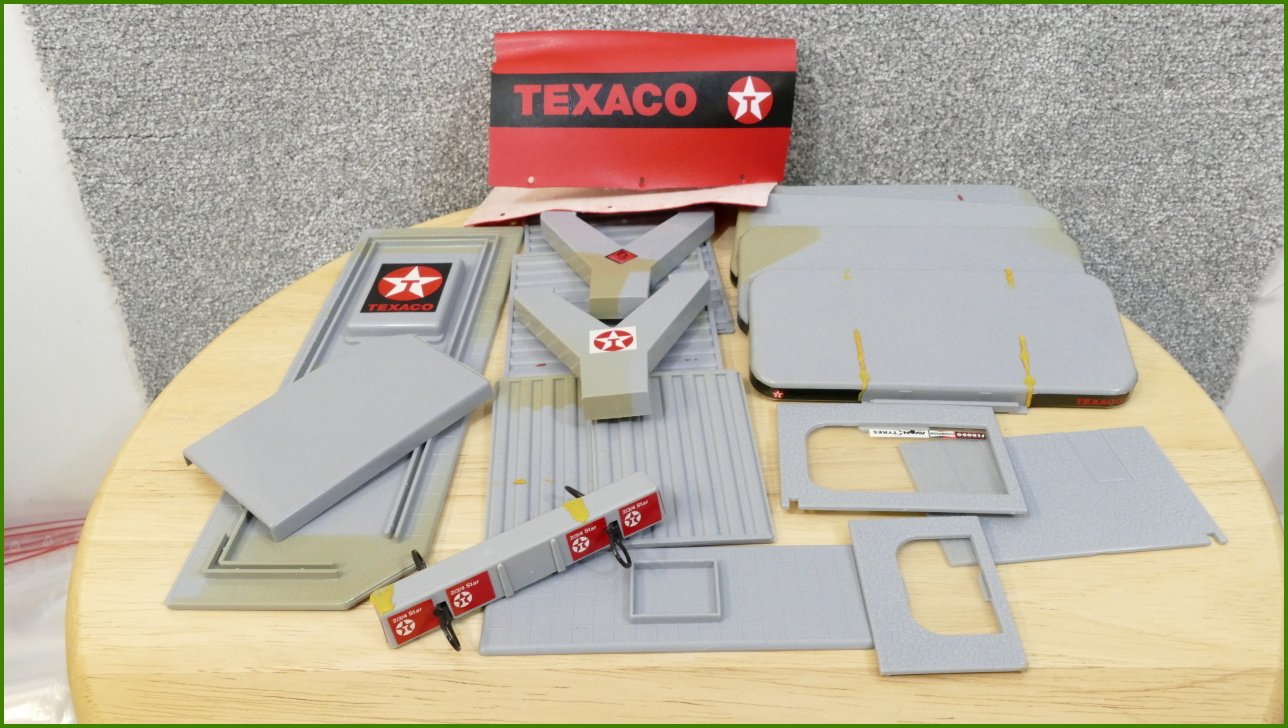 Model Autíčka Matchbox Superkings - K-135 - Mercedes Benz Garage Transporter - ulomená zrcátka, stav viz fotky