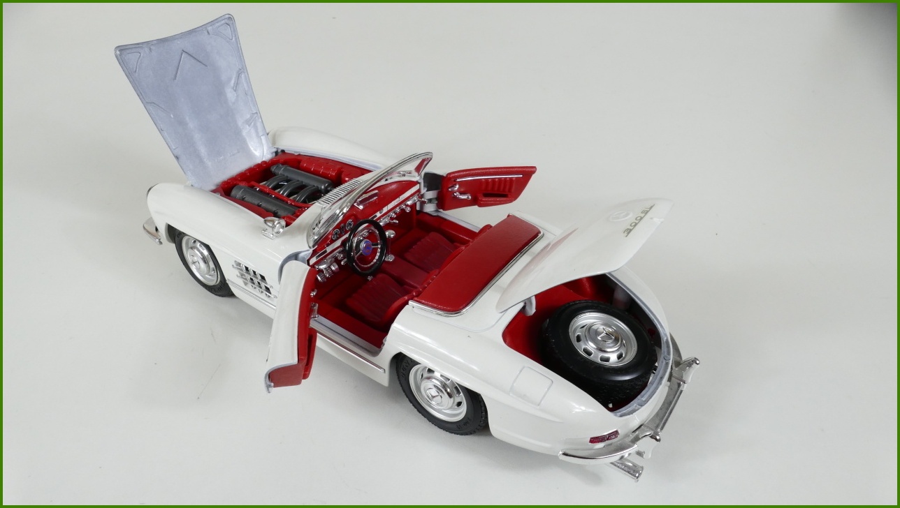 Kovový Model Bburago 1:18 - Mercedes-Benz 300 SL - Viz Popis