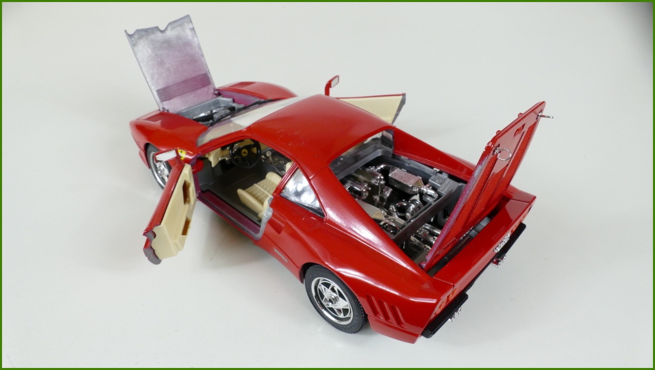 Kovový Model Bburago 1:18 - Ferrari GTO (1984)