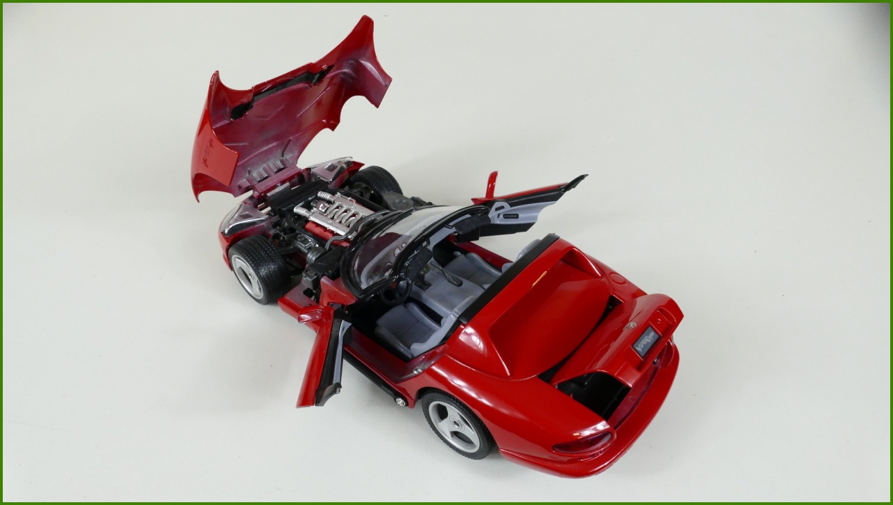Kovový Model Bburago 1:18 - Dodge Viper RT/10