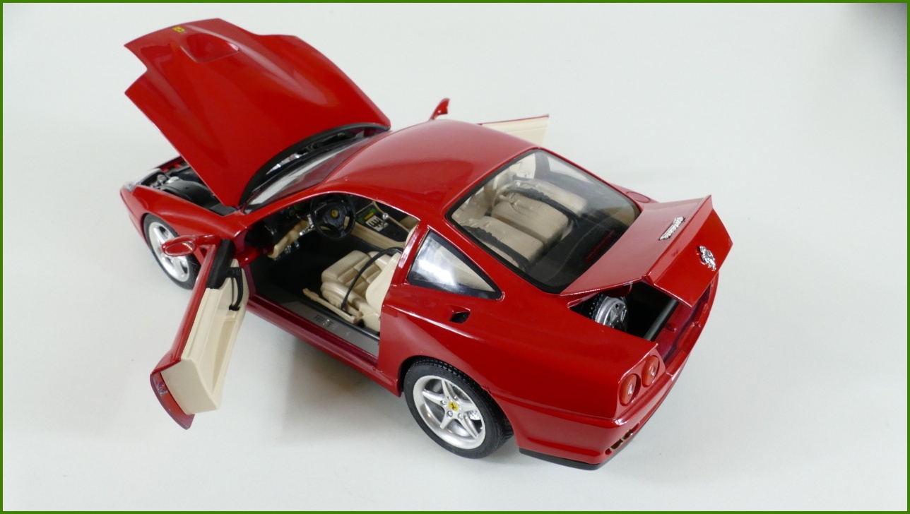 Kovový Model Bburago 1:18 - Ferrari 550 Maranello (1996)