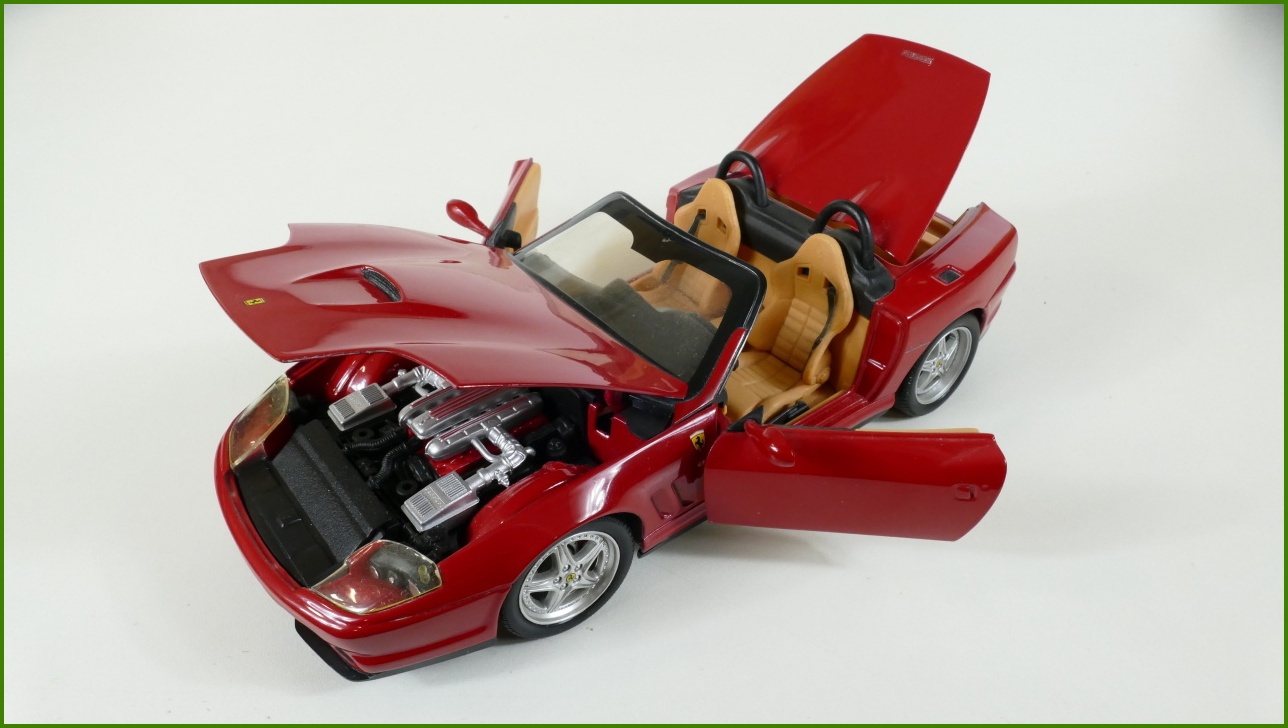 Model Hot Wheels 1:18 - Ferrari 550 Barchetta