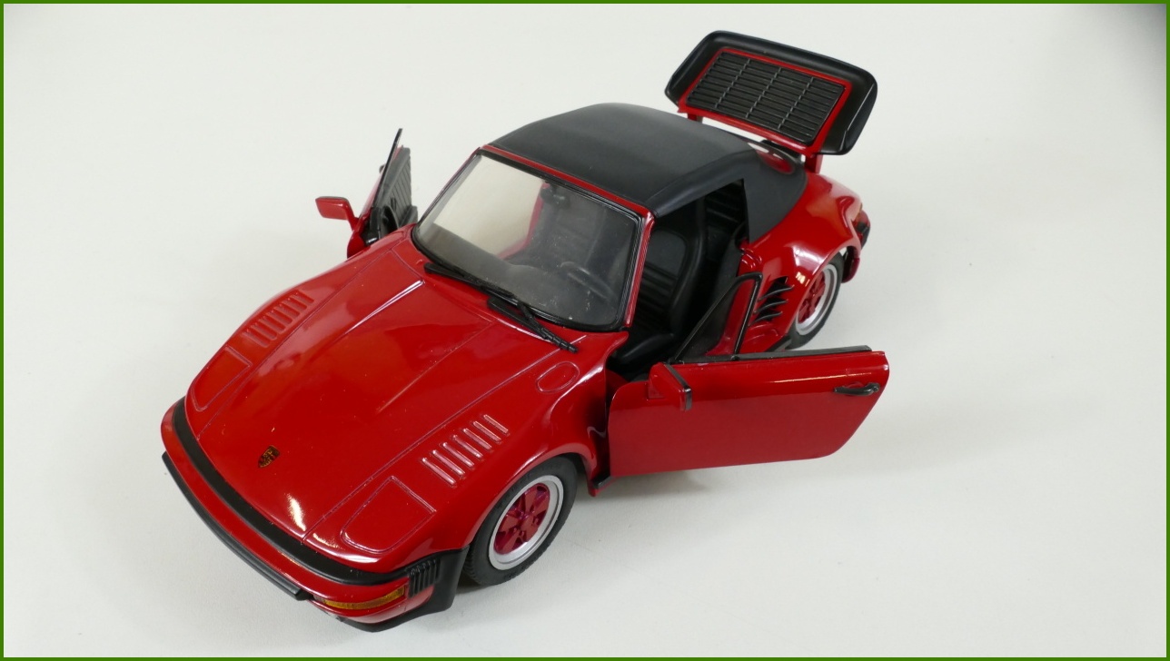 Model Auta Revell 1:18 - Porsche 930 Turbo - Viz Popis