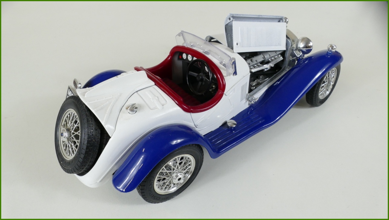 Kovový Model Bburago 1:18 - Alfa Romeo 2300 Spider (1932)