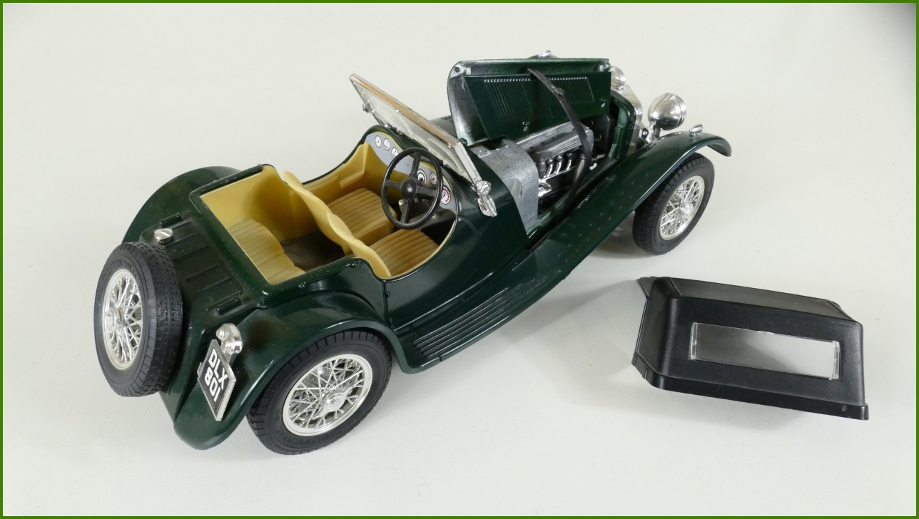 Kovový Model Bburago 1:18 - Jaguar SS 100 (1937)