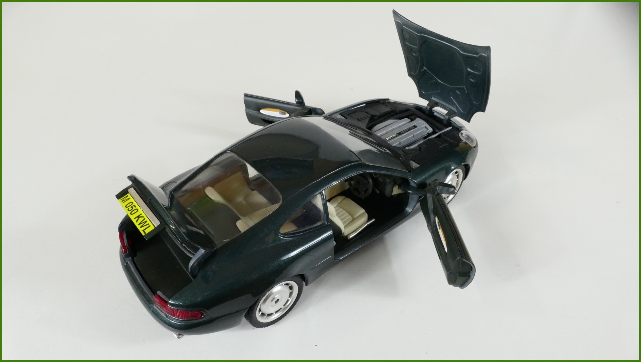 Model Auta Guiloy 1:18 - Aston Martin DB7 - Viz Popis