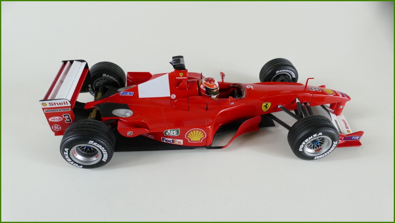 Model Formule Hot Wheels 1:18 - Ferrari F1 2000 - Michael Schumacher s Krabicí
